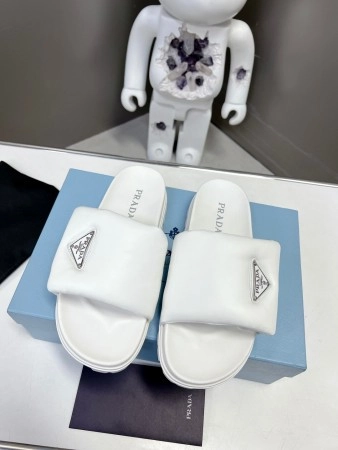 PRADA SLIDES IN WHITE SOFT PADDED NAPPA LEATHER – PSD080