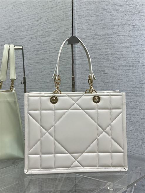 DIOR MEDIUM DIOR ESSENTIAL TOTE BAG WHITE ARCHICANNAGE CALFSKIN – DOB069