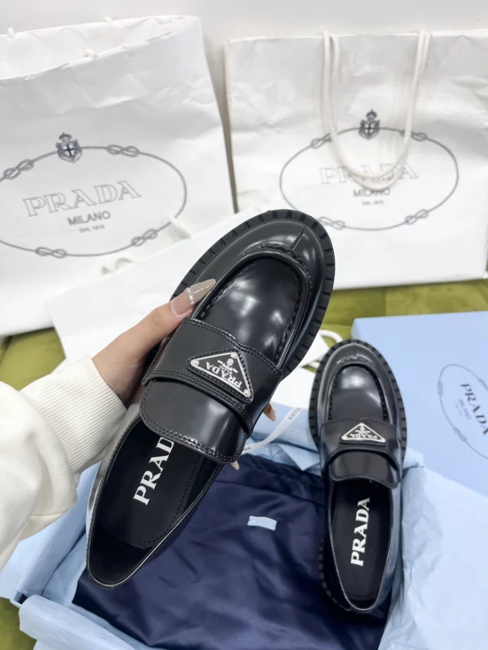 Prada Leather Loafers – PRL015