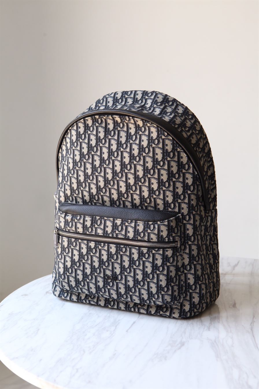 DIOR RIDER BACKPACK BEIGE AND BLACK DIOR OBLIQUE JACQUARD – DIO028