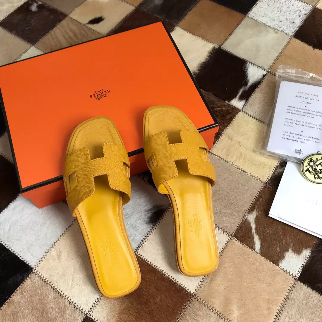 HERMES ORAN SLIDE SANDALS IN YELLOW EPSOM CALFSKIN – HMSD088
