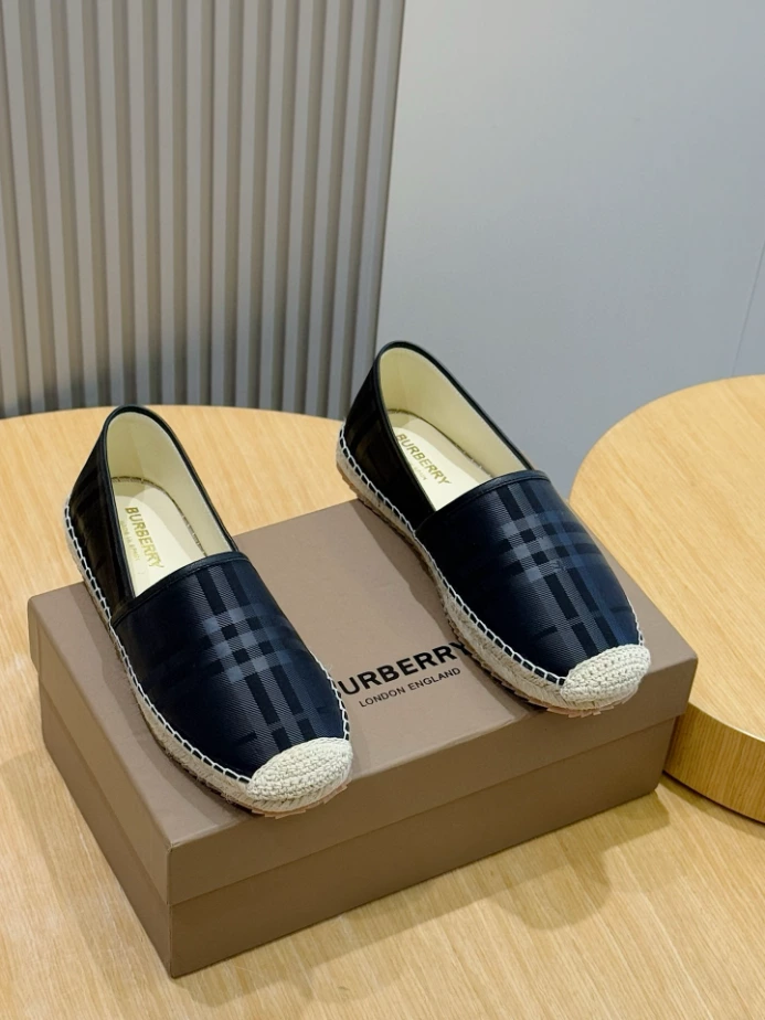 BURBERRY CANVAS STRAW BUCKET – BBR038