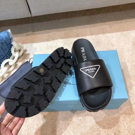 PRADA BLACK LEATHER SLIDES WITH PRINTED TRIANGLE LOGO – PSD088