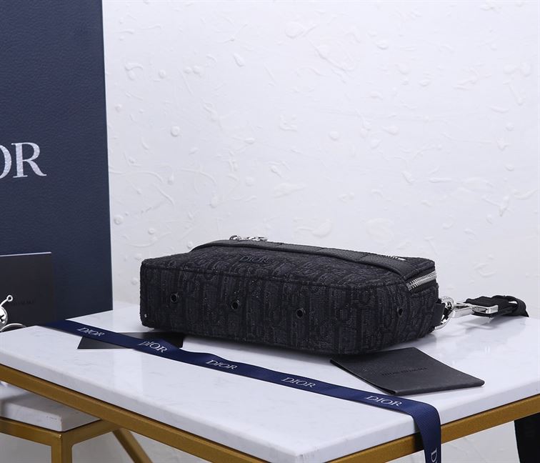 DIOR OBLIQUE SAFARI MESSENGER – DIO038