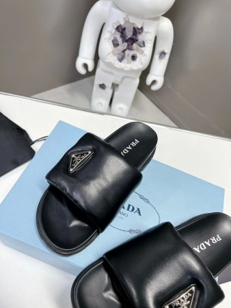 PRADA SLIDES IN BLACK SOFT PADDED NAPPA LEATHER – PSD079