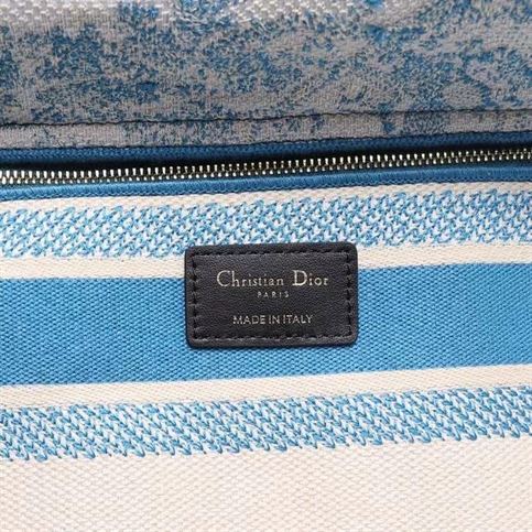 DIOR MEDIUM LADY D-LITE BAG CORNFLOWER BLUE TOILE DE JOUY EMBROIDERY – DOB009