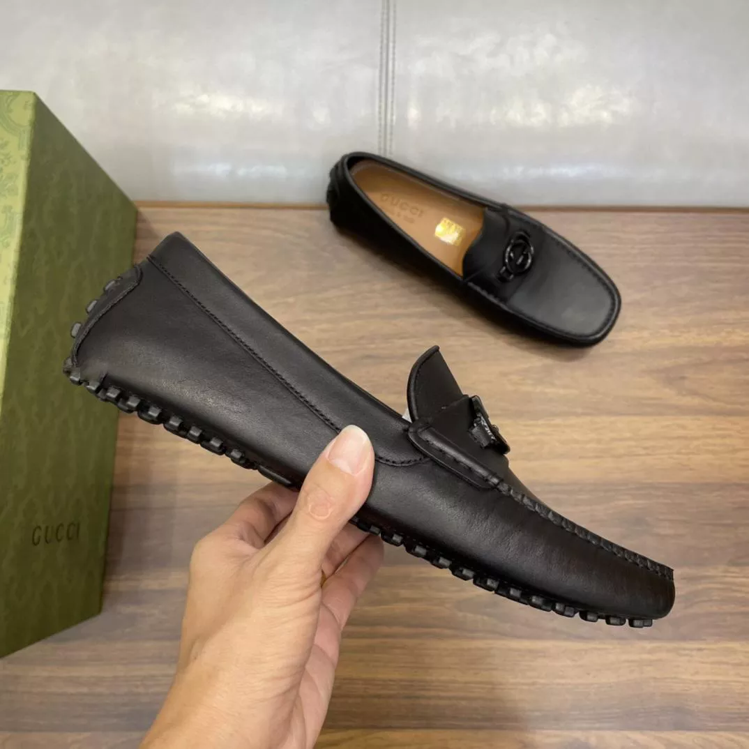 MEN’S INTERLOCKING G DRIVER BLACK LEATHER – GL106