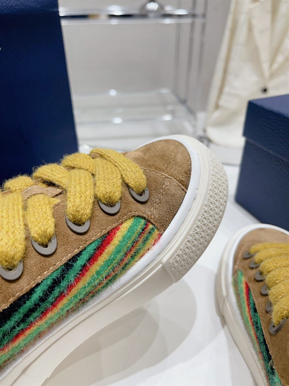 DIOR TEARS B33 SNEAKER LIMITED AND NUMBERED EDITION – DO136