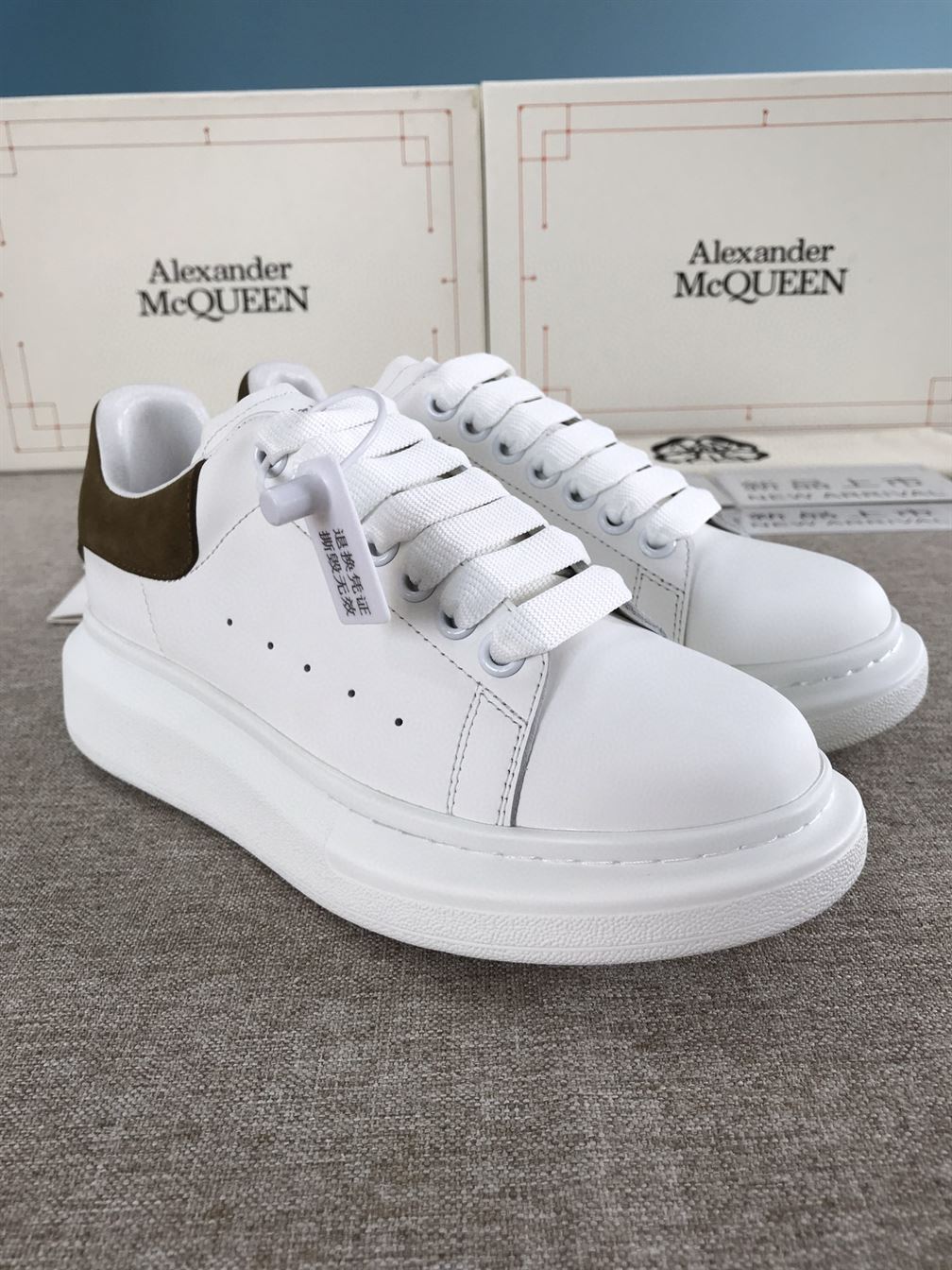 ALEXANDER MCQUEEN SNEAKER – ALD003