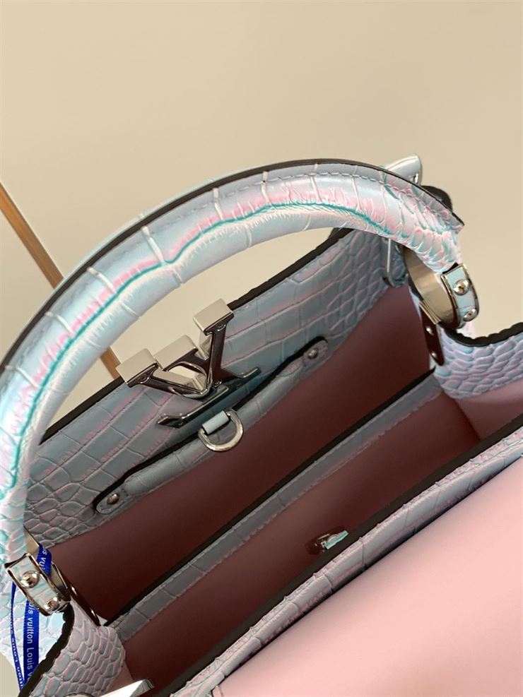 LOUIS VUITTON CAPUCINES BB Light Blue – LW052