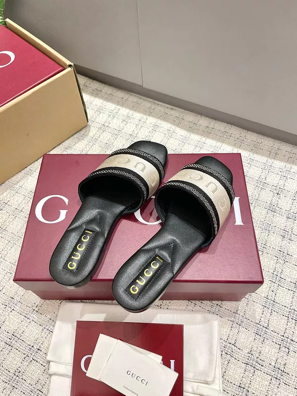 GUCCI WOMEN’S SLIDE SANDAL – GSL075