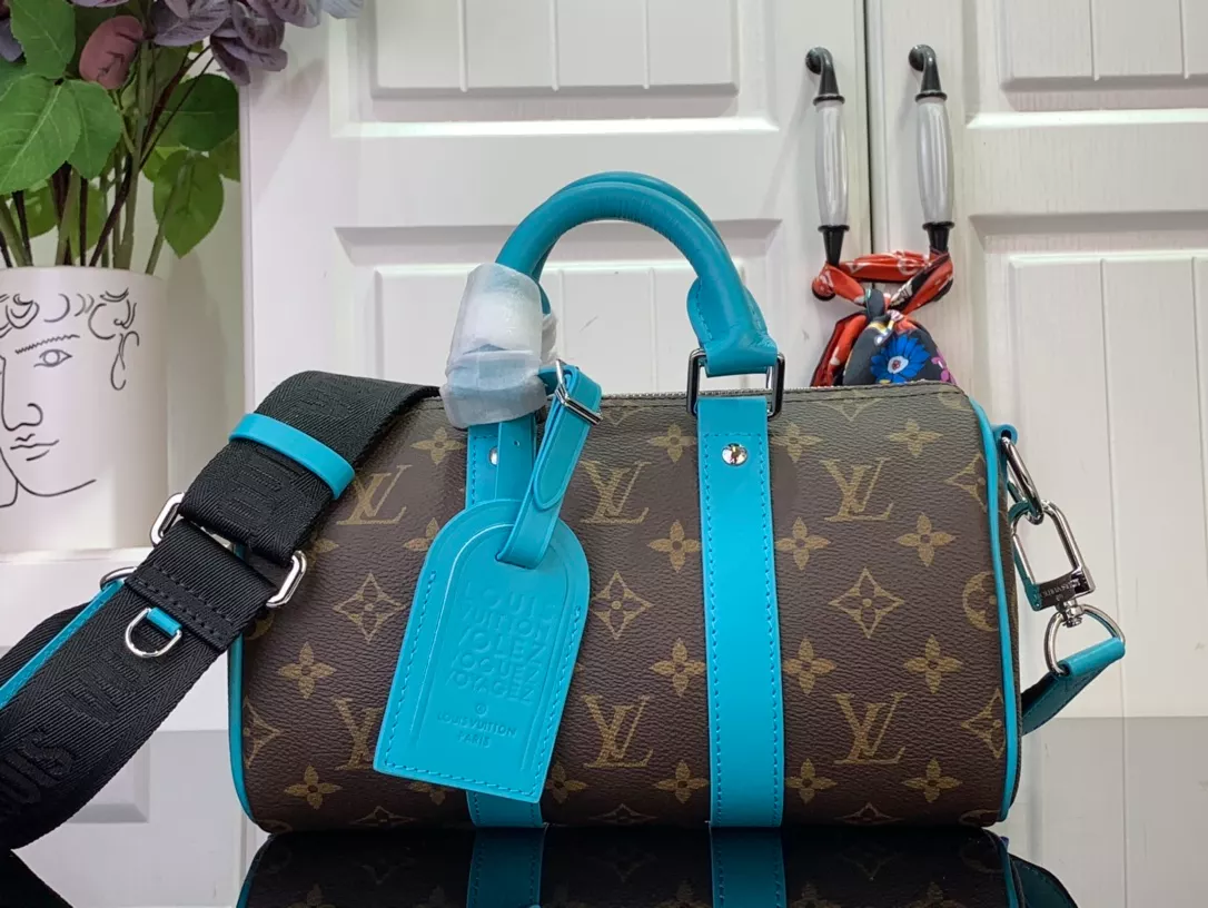 Louis Vuitton Keepall Bandoulière 25 – LW197