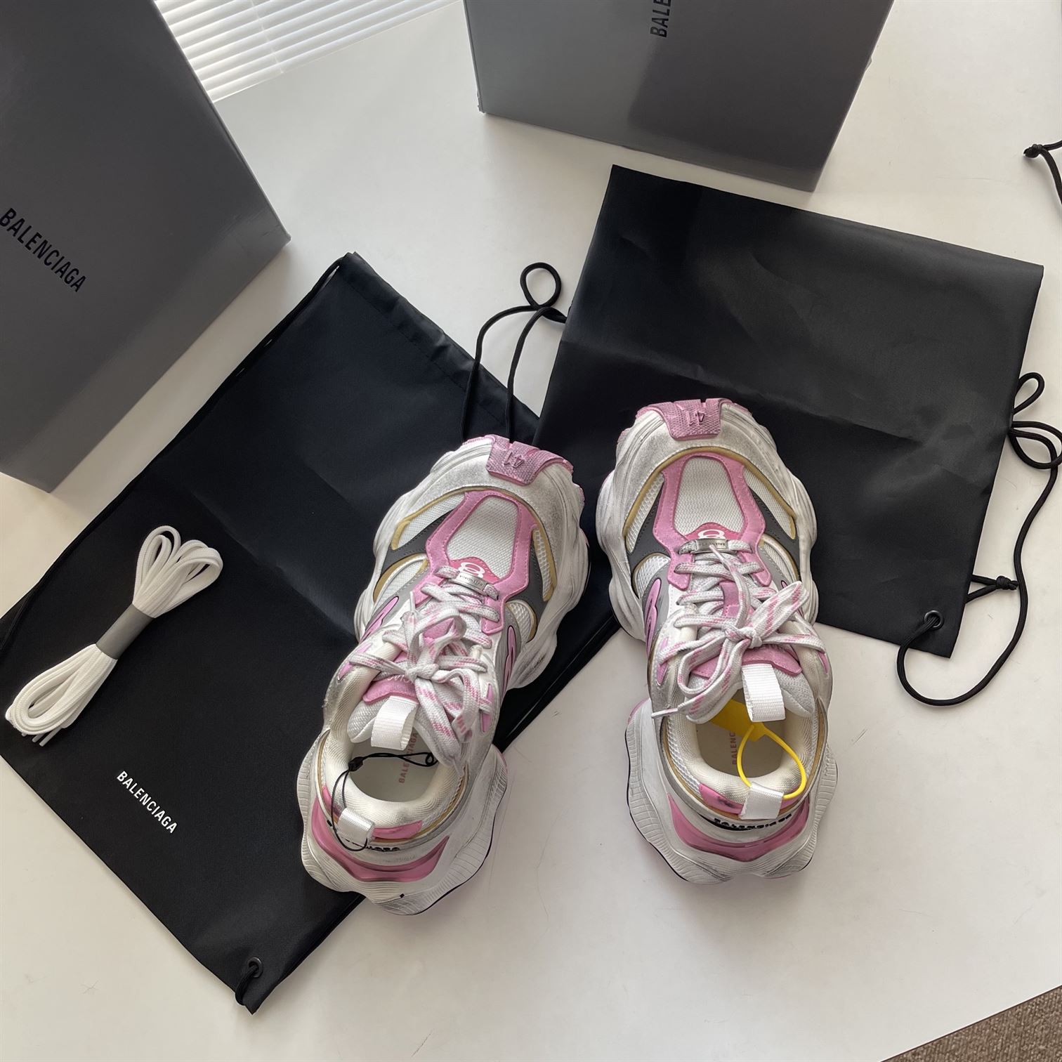 BALENCIAGA CARGO SNEAKER WHITE PINK – BLA094