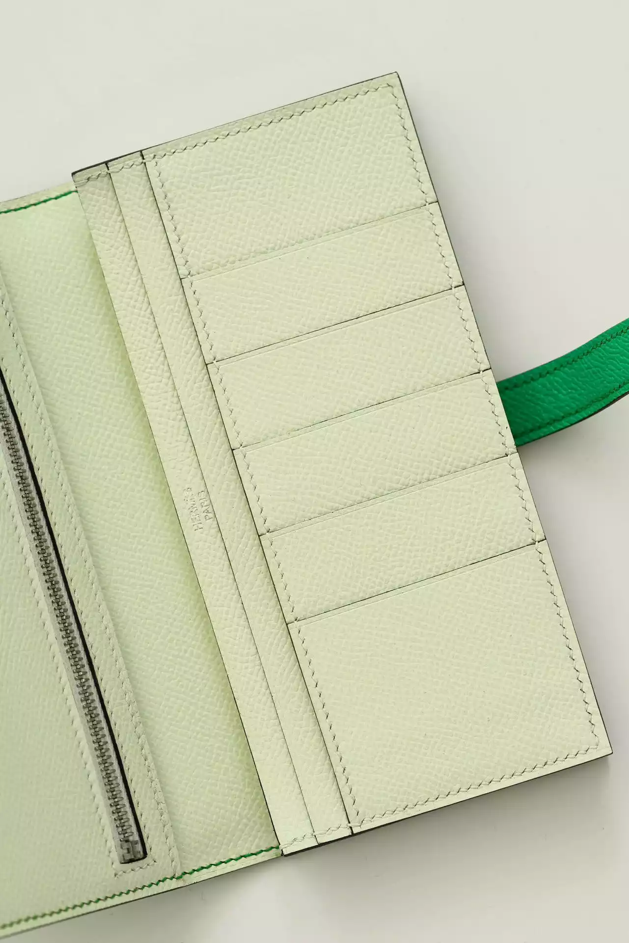 Hermes Bearn Verso Long Wallet in Vert Comics Epsom Calfskin – HW146