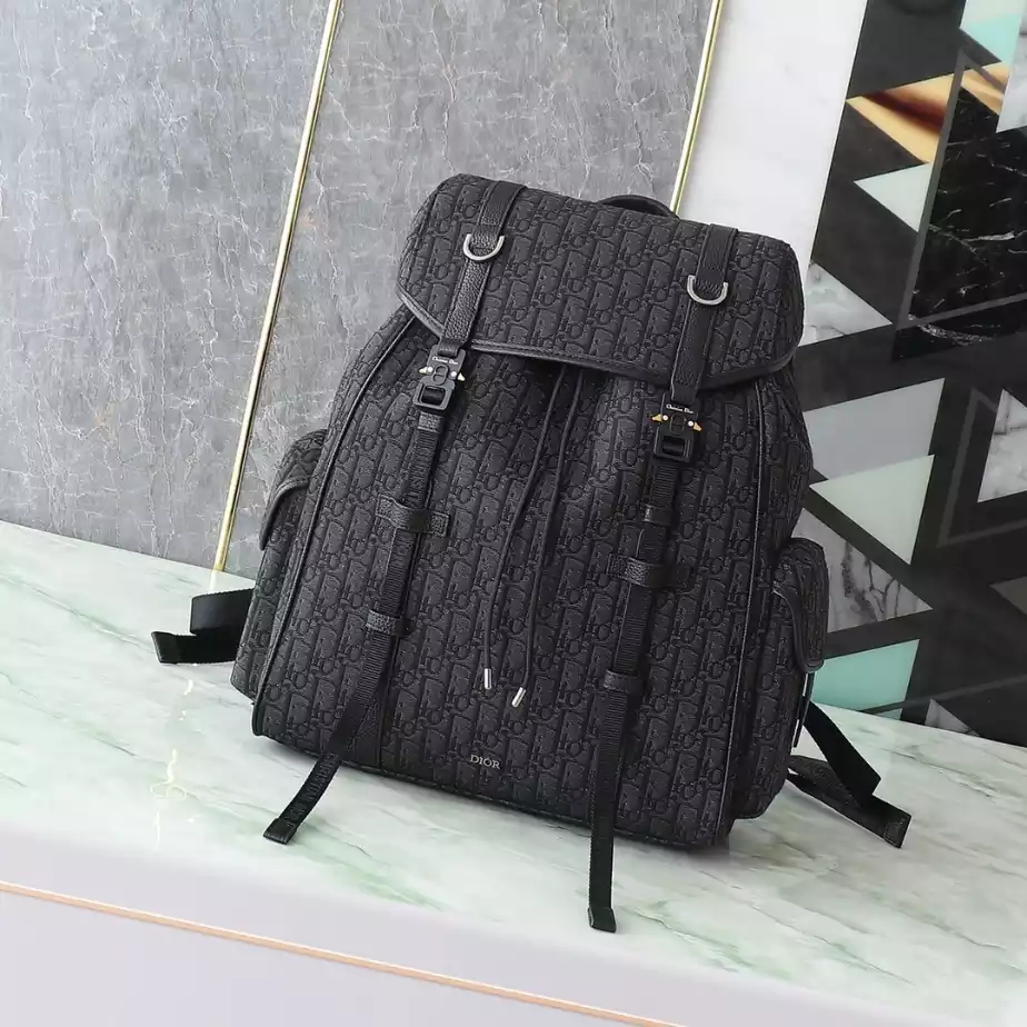 DIOR HIT THE ROAD BACKPACK WITH FLAP – DIO052