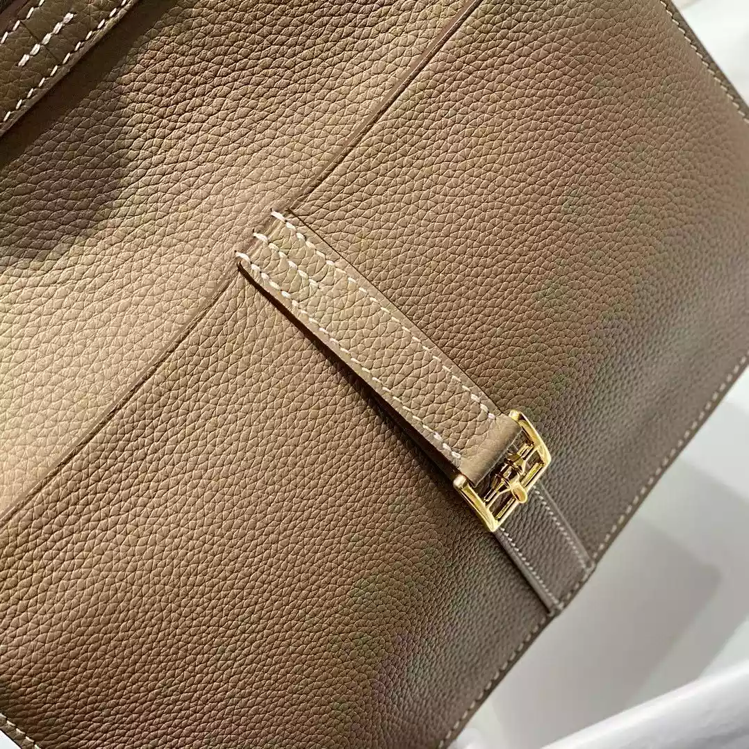 Hermes Halzan 25 Bag in Taupe Clemence Leather – HW085