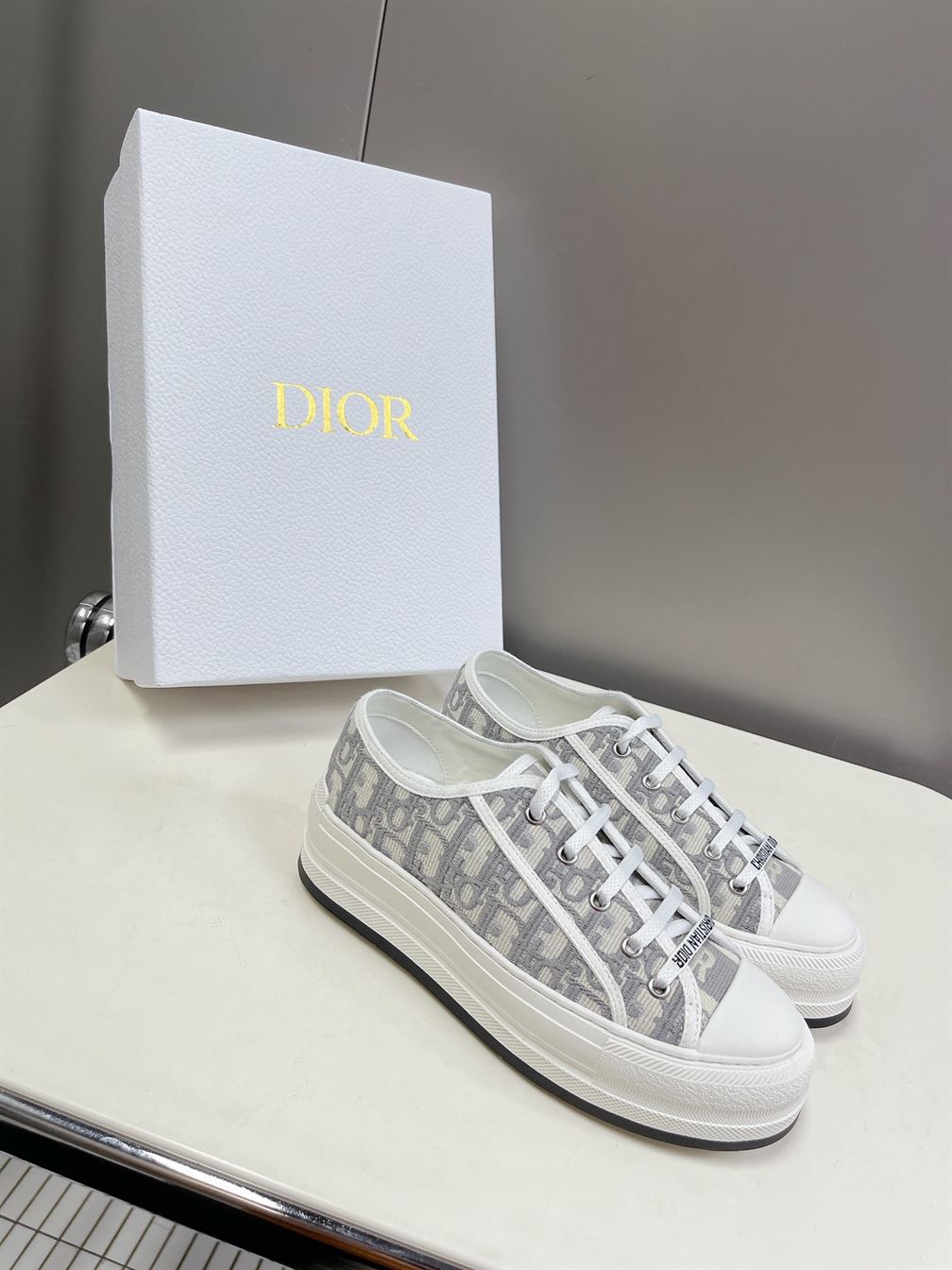 DIOR WALK’N’DIOR SNEAKER – DO124