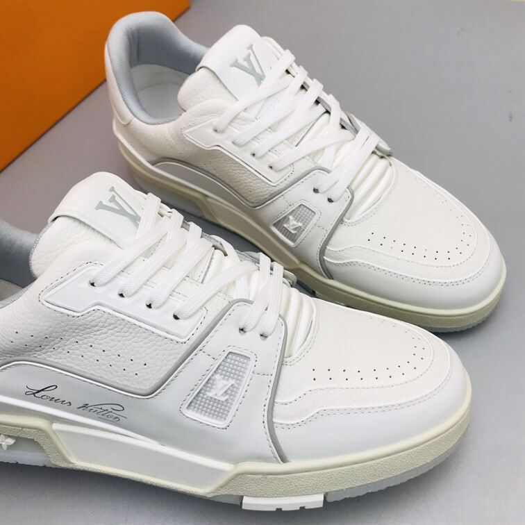 LOUIS VUITTON TRAINER SNEAKER – LVS124