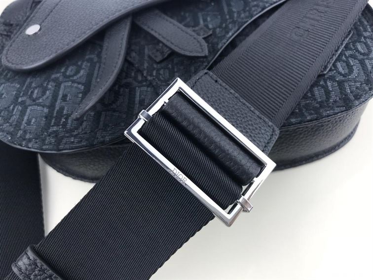 DIOR SADDLE POUCH BLACK OBLIQUE JACQUARD – DIO003