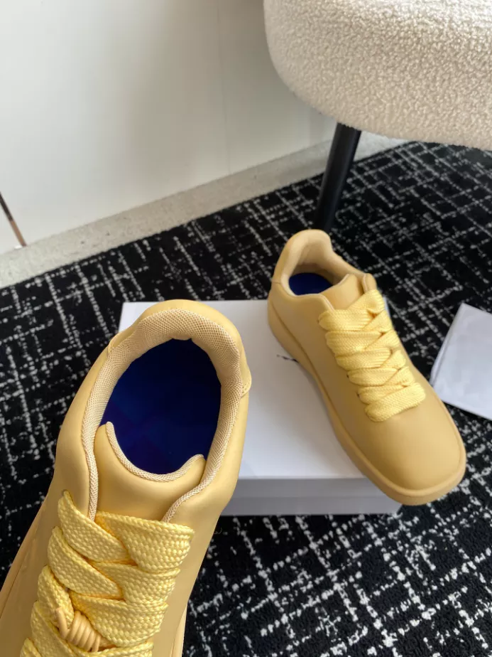 BURBERRY LEATHER BOX SNEAKERS – BBR101