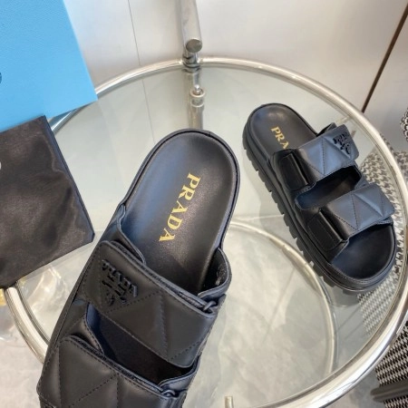 PRADA WOMEN’S SANDALS IN BLACK PADDED NAPPA LEATHER – PSD023