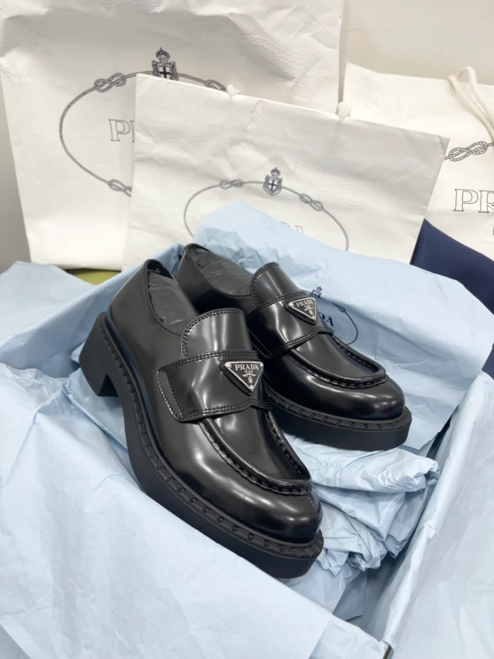 Prada Leather Loafers – PRL015