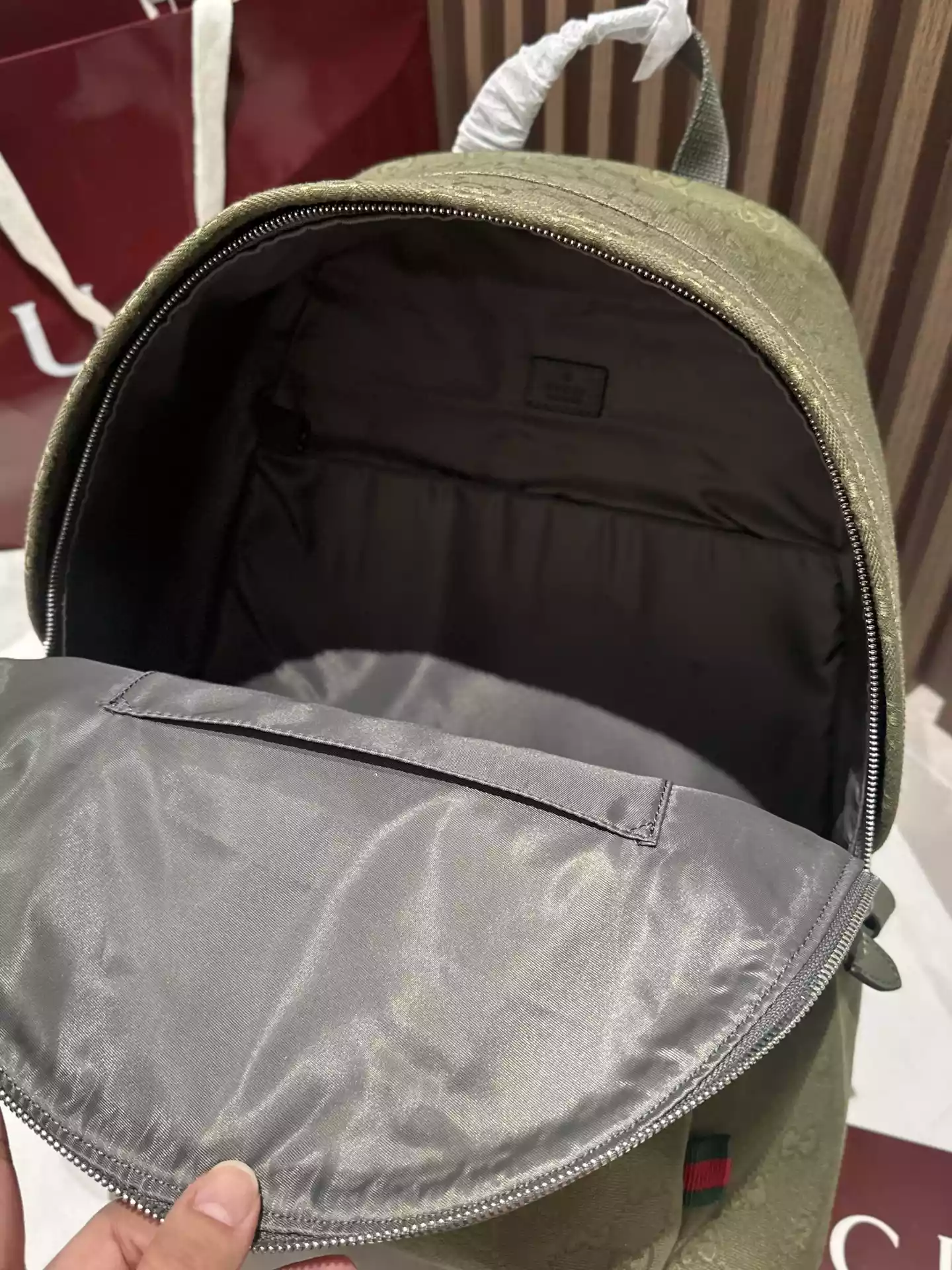 GG Emblem medium backpack in Black GG Canvas – BG064