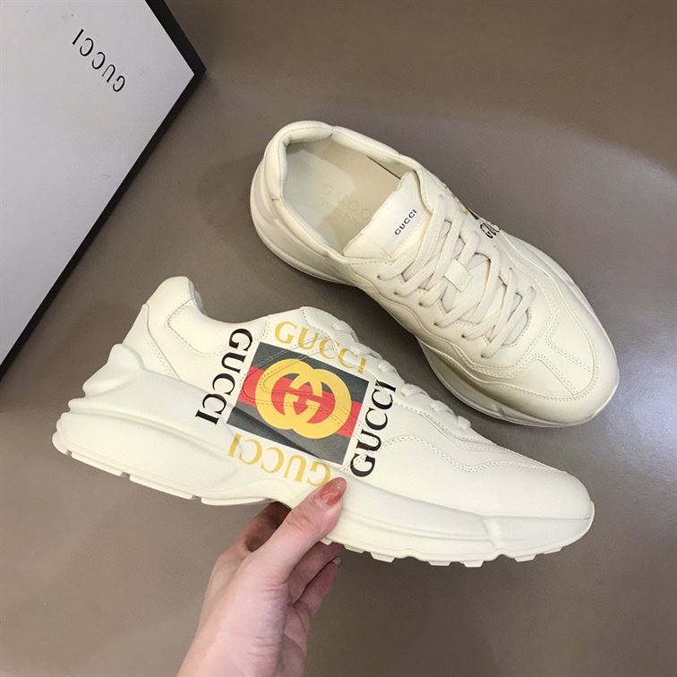 GUCCI RHYTON LOGO PRINT LOW TOP LEATHER TRAINERS – GCC009