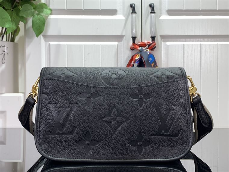 LOUIS VUITTON DIANE MONOGRAM EMPREINTE – LW115