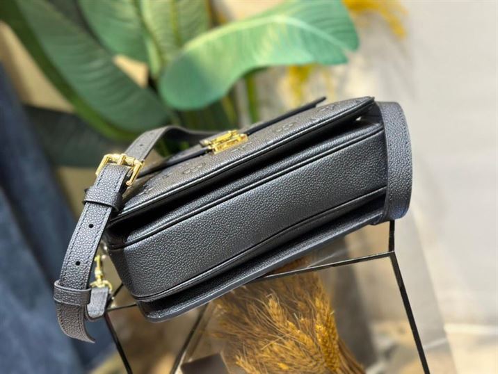 LOUIS VUITTON POCHETTE METIS MONOGRAM EMPREINTE – LW023