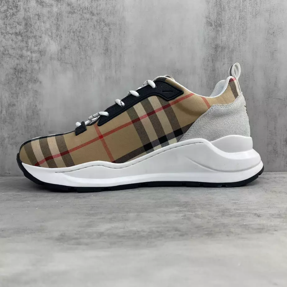 BURBERRY PLATFORM SNEAKERS – BBR061