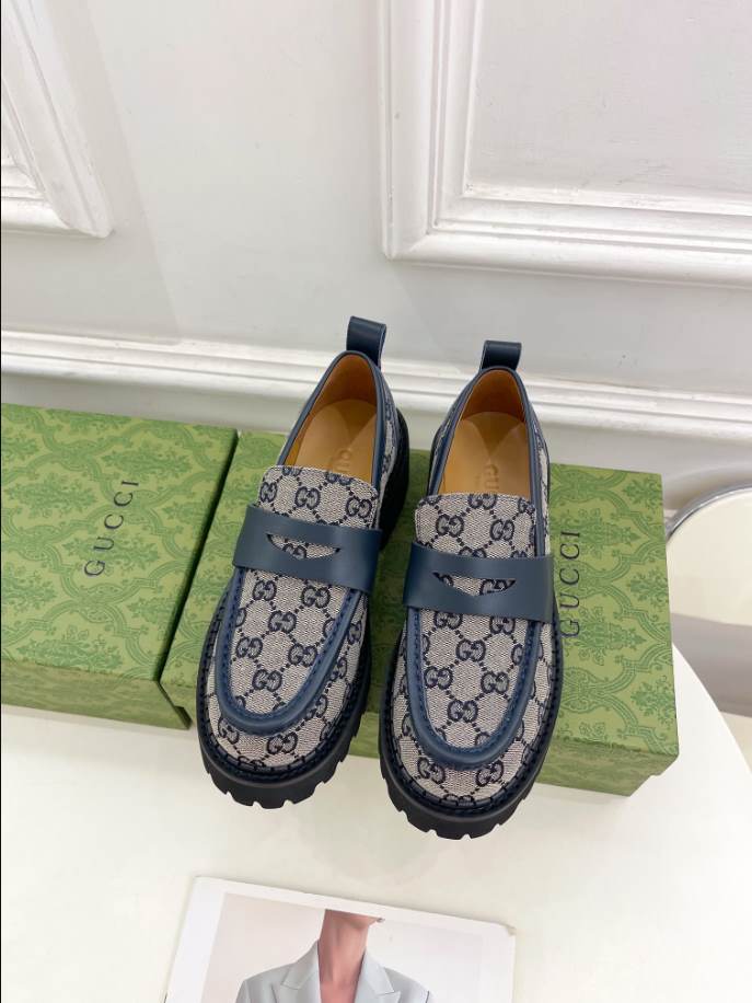 Gucci Jordaan Blue Embroidered Leather Loafer – GL078