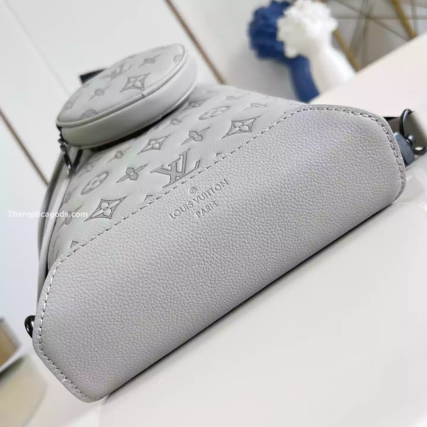 DUO SLINGBAG SAND MONOGRAM SHADOW – LW299