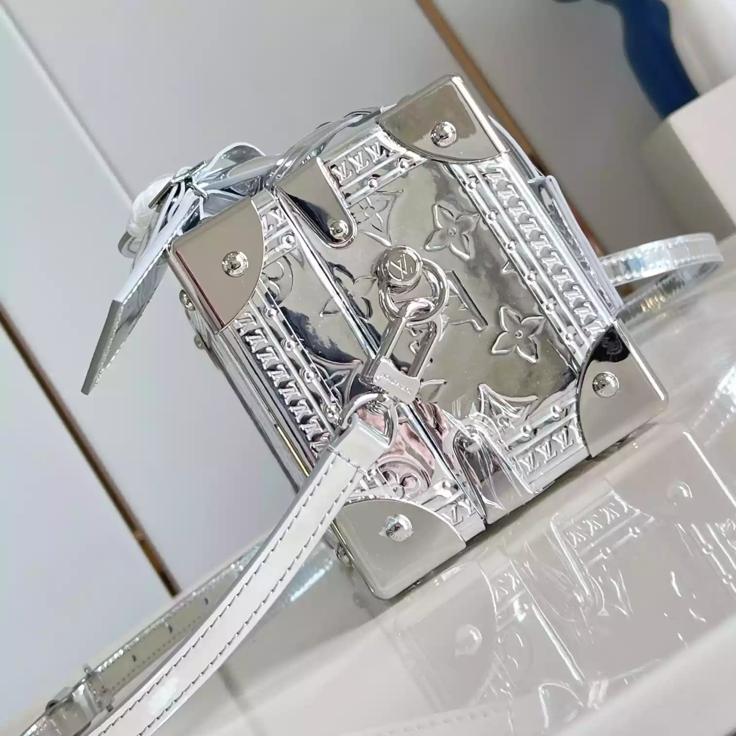 VALISETTE TRESOR HANDCASE SILVER MONOGRAM CANVAS M12797 – LW289