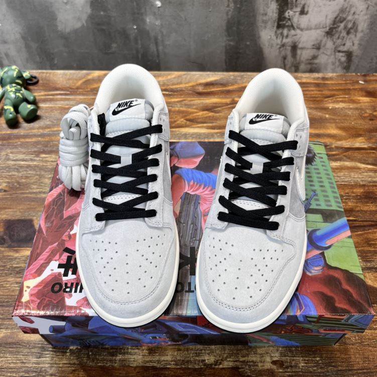 NIKE SB DUNK LOW SNEAKER – NSN023