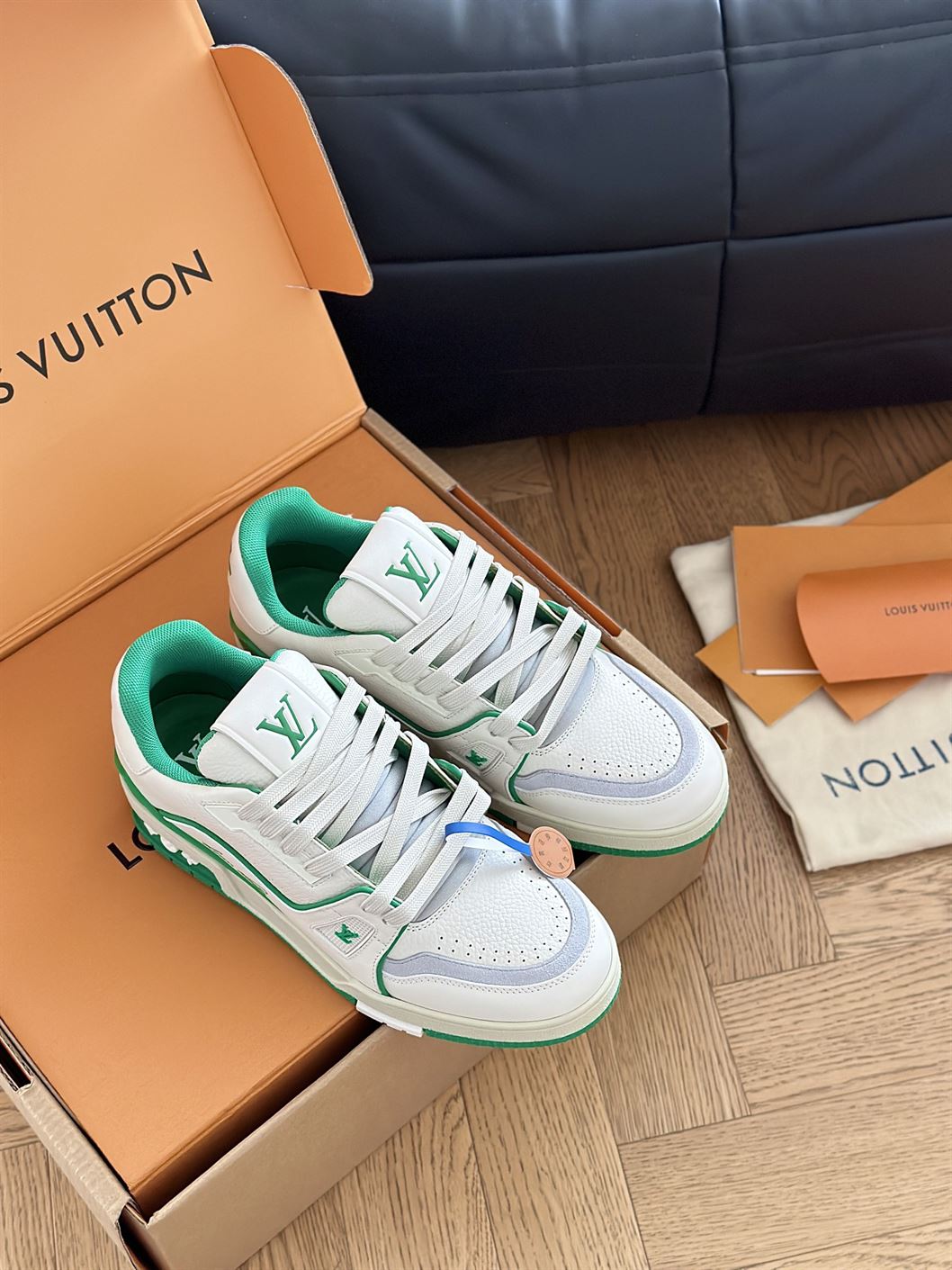 LOUIS VUITTON LV TRAINER SNEAKER – LVS195