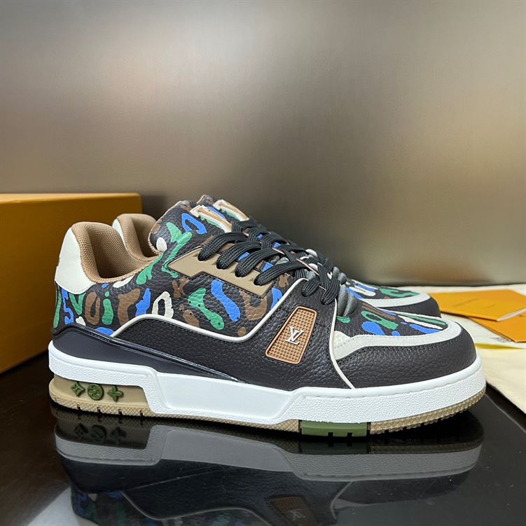 LOUIS VUITTON TRAINER SNEAKER IN KHAKI – LVS145