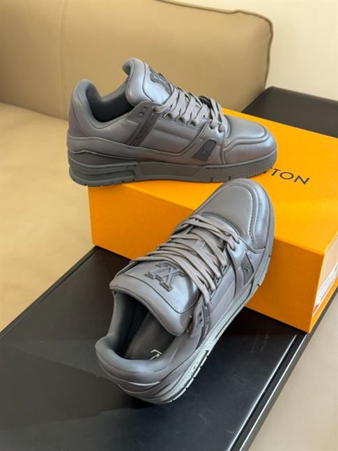 LOUIS VUITTON LV TRAINER SNEAKER – LVS179