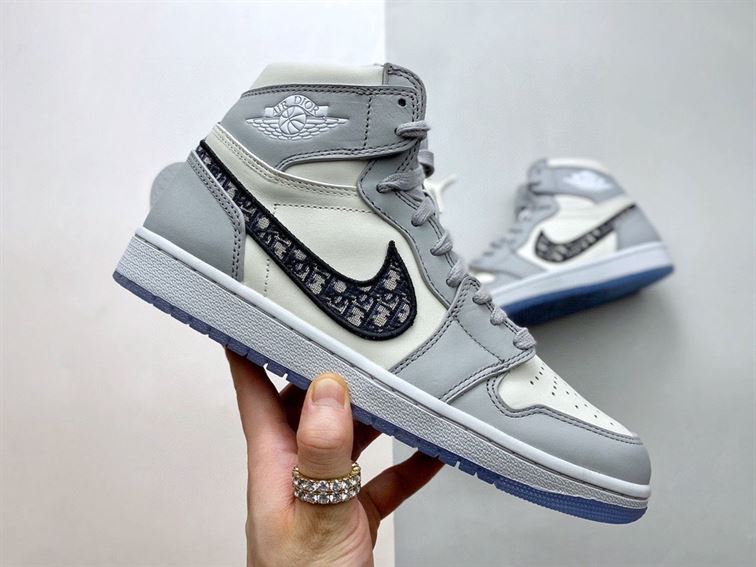 DIOR AIR JORDAN 1 HIGH OG – DO061