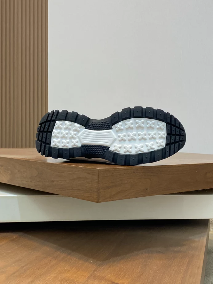 BURBERRY SNEAKERS – BBR067