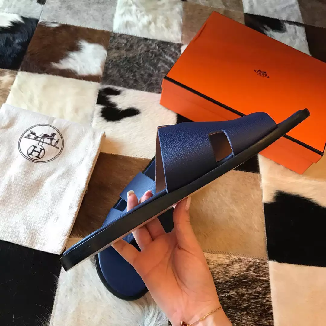 HERMES MEN’S IZMIR SANDALS IN BLUE SAPHIR EPSOM CALFSKIN – HMSD024