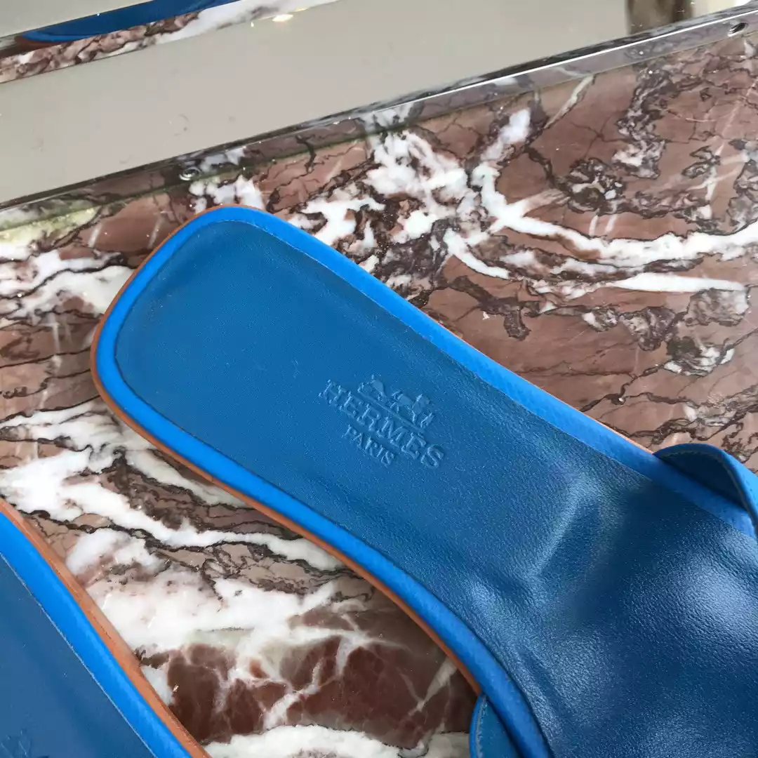 HERMES ORAN SLIDE SANDALS IN BLUE HYDRA EPSOM CALFSKIN – HMSD069