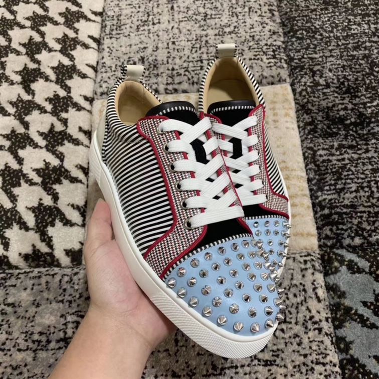 CHRISTIAN LOUBOUTIN LOW TOP SNEAKER – CLS015