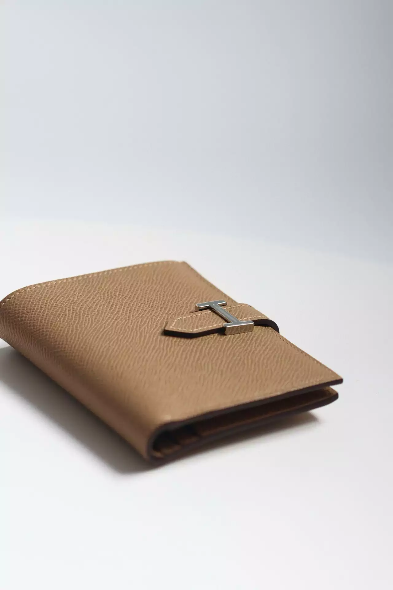 Hermes Bearn Compact Handmade Wallet in Chai Epsom Calfskin – HW151