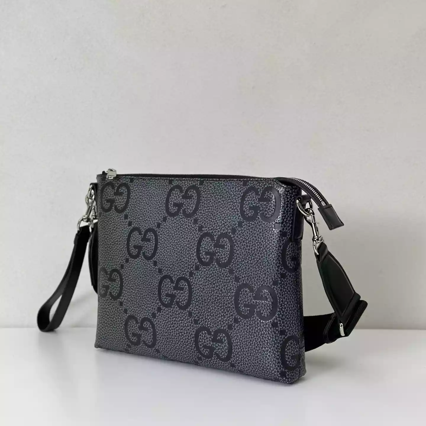 GG jumbo medium crossbody bag in grey and black GG leather – BG079