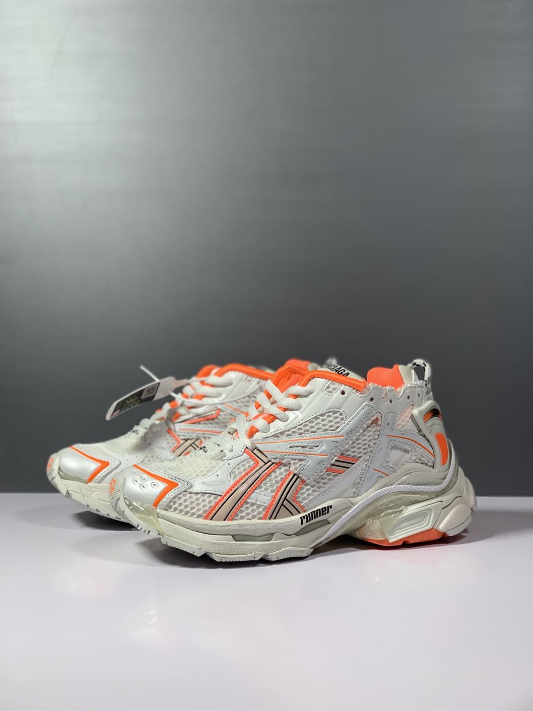 BALENCIAGA RUNNER SNEAKER IN FLUO ORANGE – BLA056