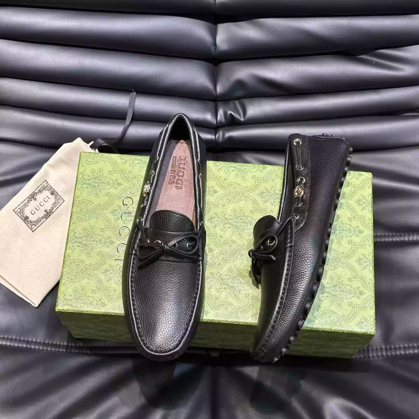 MEN’S DRIVER WITH INTERLOCKING G IN BLACK – GL102