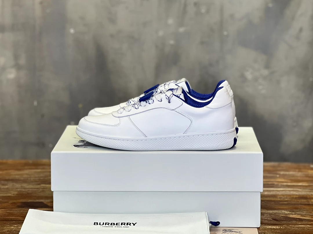 BURBERRY LEATHER SNEAKERS – BBR080