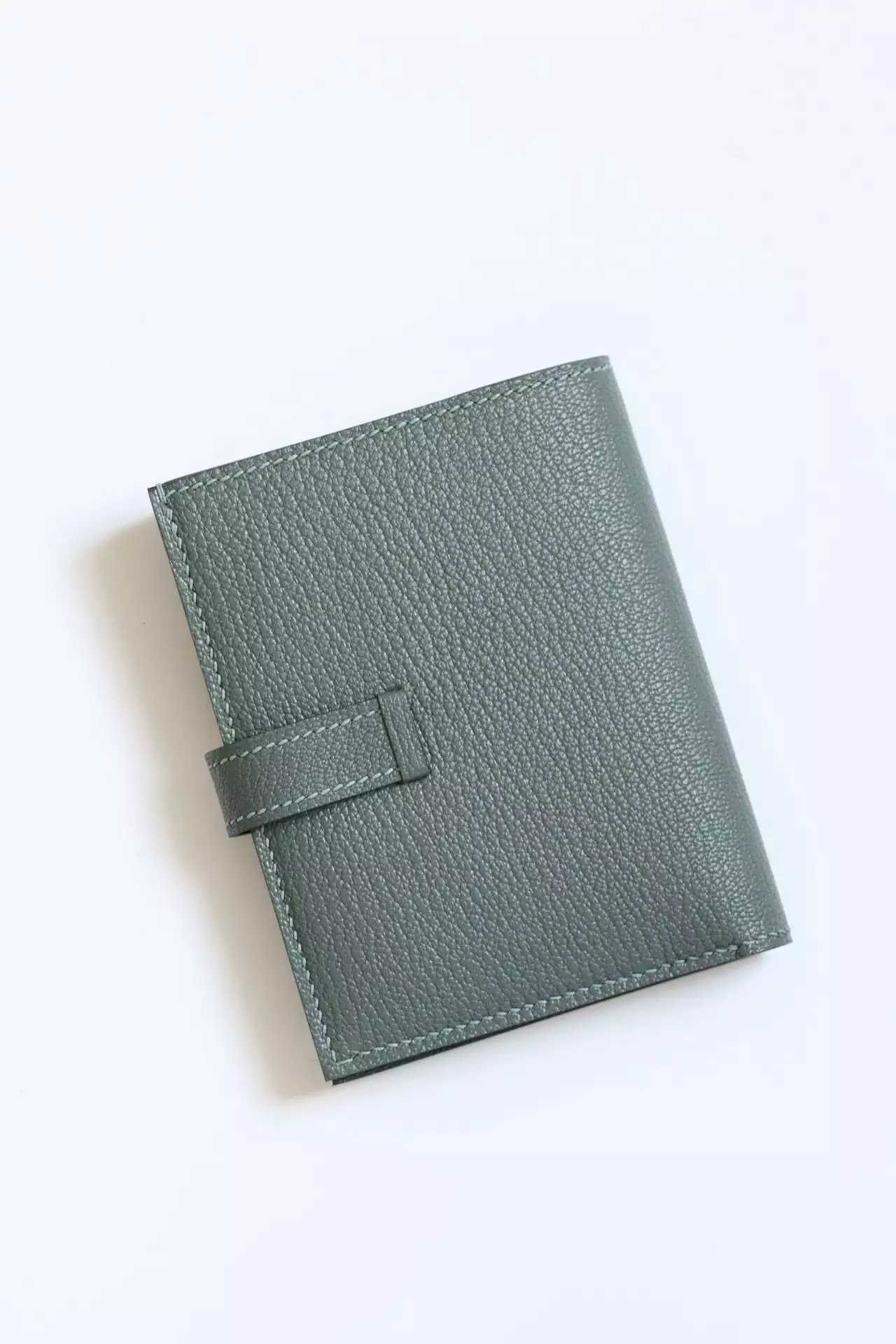 Hermes Bearn Compact Handmade Wallet in Vert Amande Chevre Mysore Goatskin – HW148