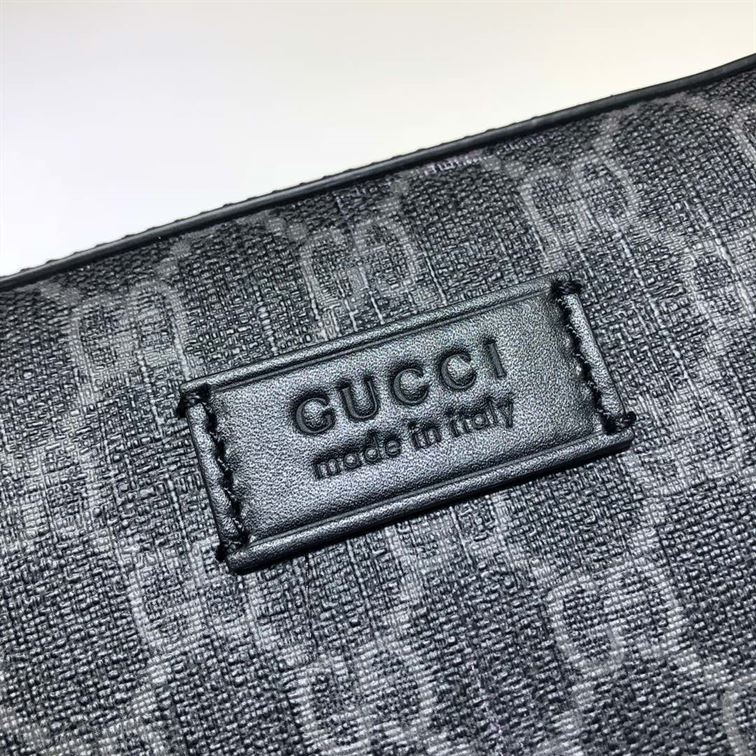 GUCCI GG SUPREME CLUTCH – BG029